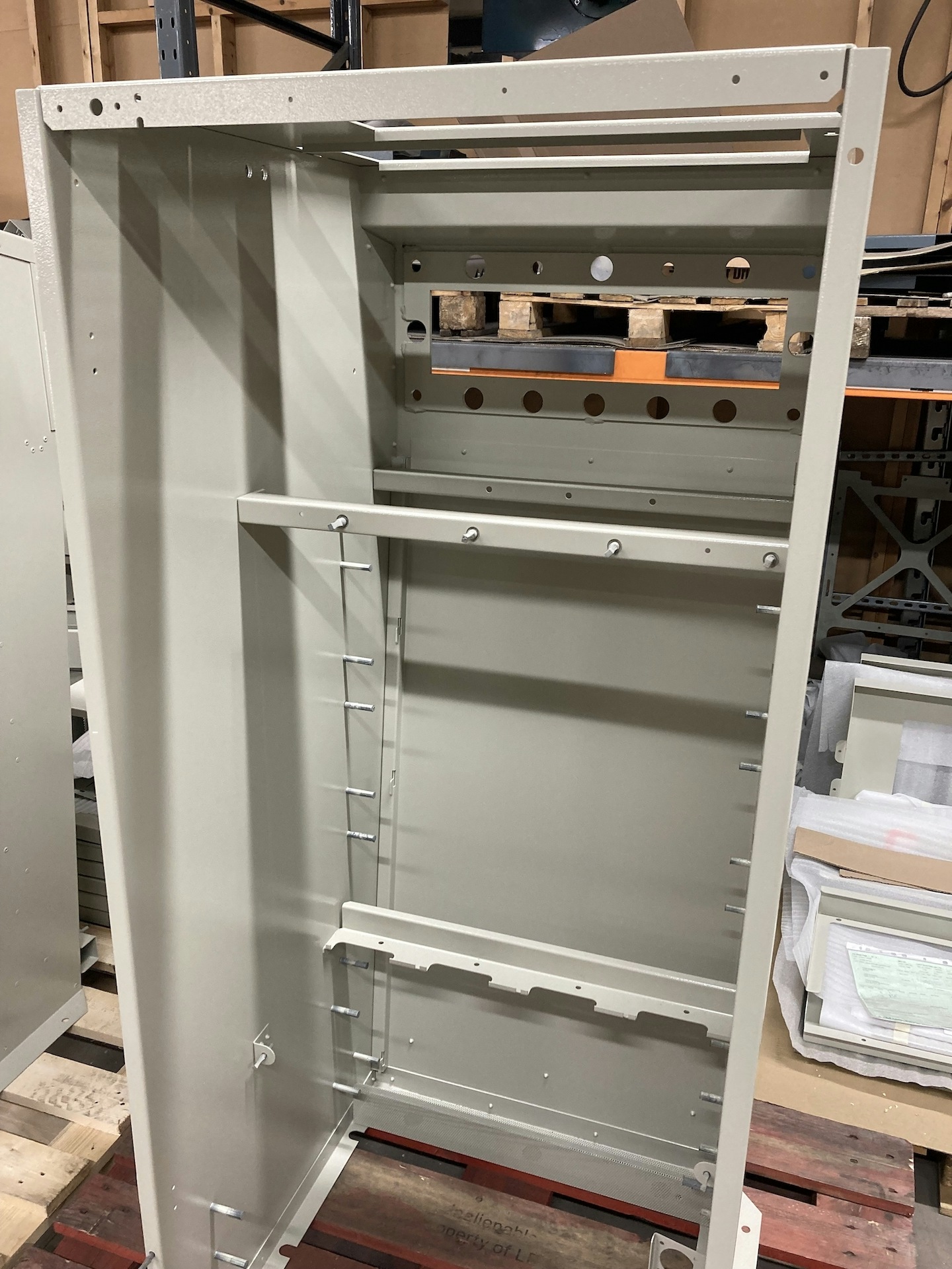 Semi assembled low voltage distribution cabinet